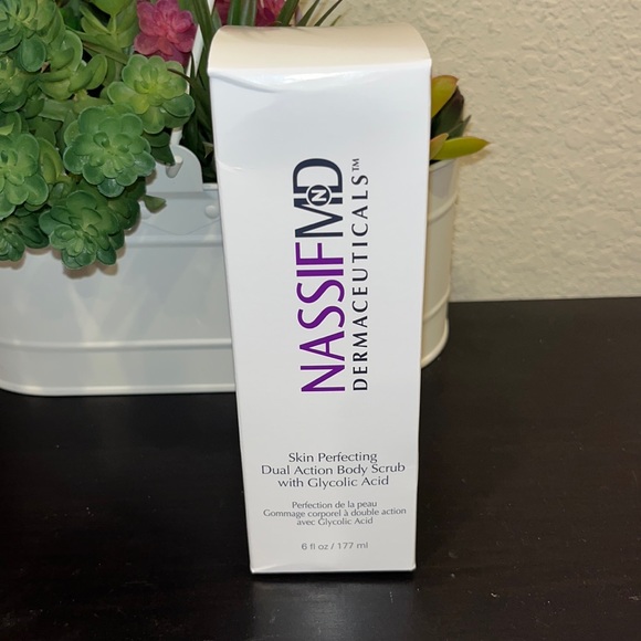 NassifMD body scrub - Picture 1 of 4